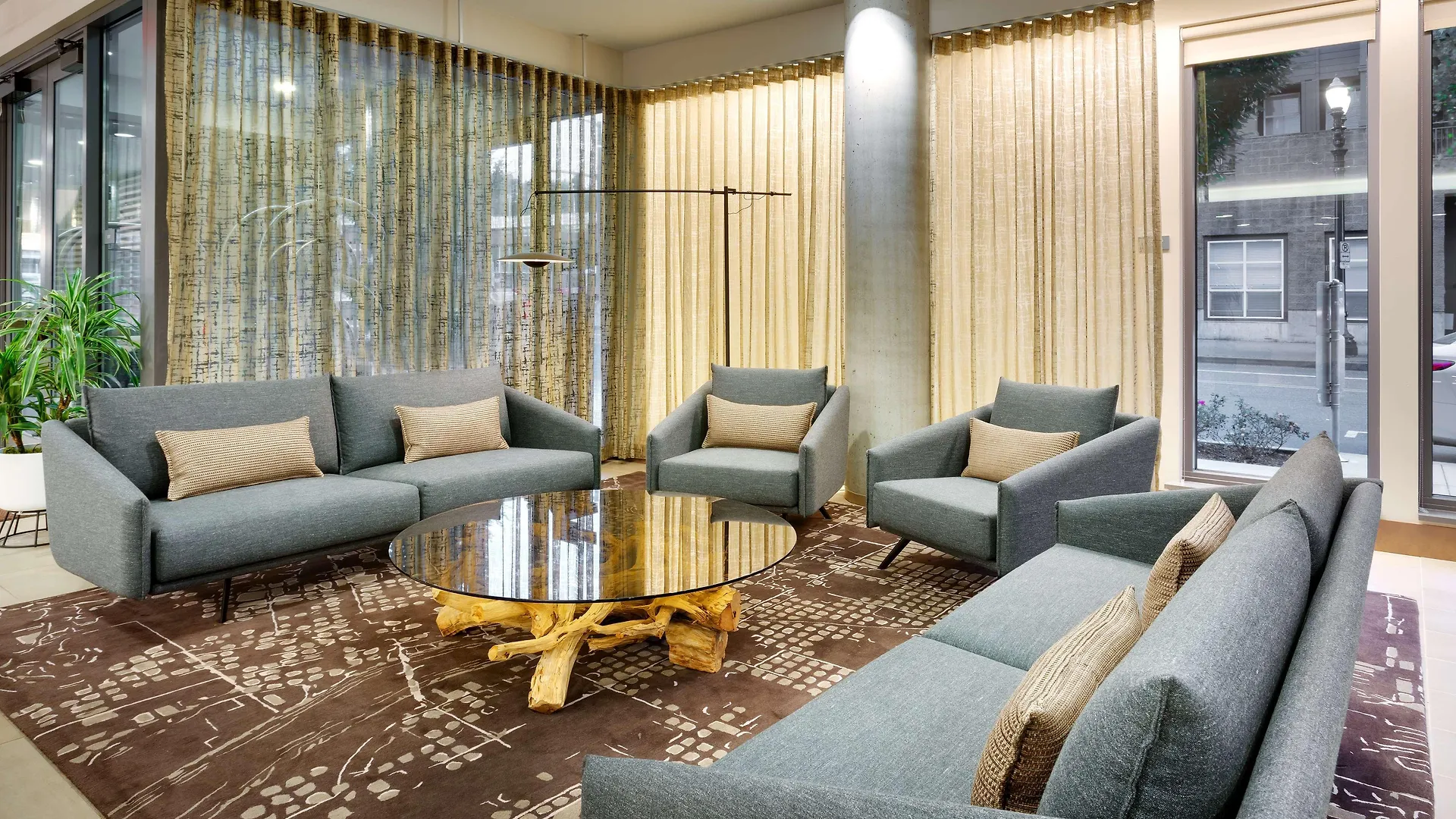 Hyatt House Portland / Downtown Hotel